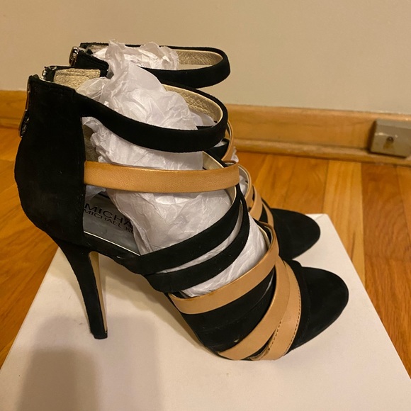 Michael Kors Black and Tan Strappy Sandals size 8 - Picture 3 of 11